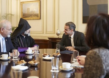 Ο Κυριάκος Μητσοτάκης υποδέχθηκε Αρμενίους στο Μέγαρο Μαξίμου