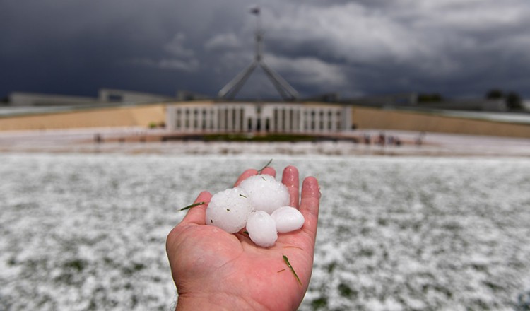 Αυστραλία: Αμμοθύελλα και σφοδρές χαλαζοπτώσεις μετά τις πυρκαγιές
