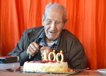 Μυτιλήνη: Αυτόπτης μάρτυρας της ναζιστικής θηριωδίας γιόρτασε τα 100ά γενέθλιά του