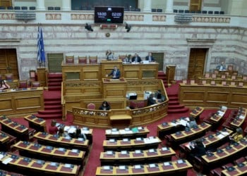 Βουλή: Νομοσχέδιο-σκούπα για «Ιανό», κορονοϊό, ΕΝΦΙΑ και φόρο διαφημίσεων