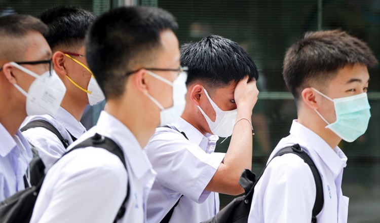 Κορονοϊός: Τα fake news τροφοδοτούν τον πανικό