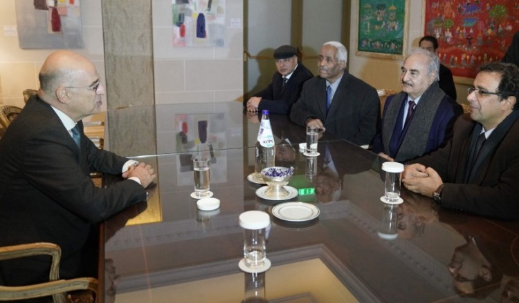 Συναντήσεις Χαφτάρ με Δένδια-Μητσοτάκη στην Αθήνα, πριν από τη Διάσκεψη του Βερολίνου