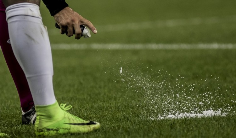Κανονικά το πρωτάθλημα της Super League, κάνουν πίσω οι διαιτητές