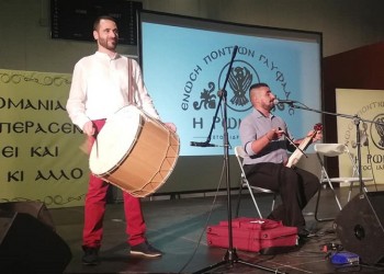 Ο Θεοδόσης Ευφραιμίδης και η μεγάλη του αγάπη για την ποντιακή μουσική και το νταούλι