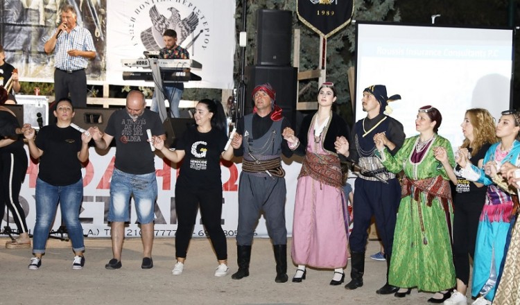 Αναβίωση των Μωμόγερων στο Δημαρχείο Περιστερίου Αττικής - Cover Image