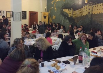 Η Εύξεινος Λέσχη Επισκοπής Νάουσας έκοψε τη βασιλόπιτά της