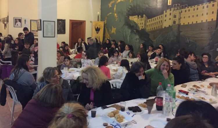 Η Εύξεινος Λέσχη Επισκοπής Νάουσας έκοψε τη βασιλόπιτά της