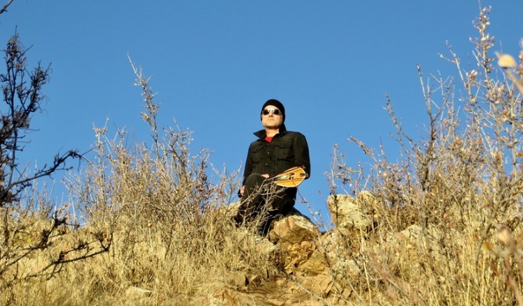 Με ένα μπουκάλι λάδι από την Κρήτη θα πάει στα Grammy ο Έρικ Αλεξανδράκης