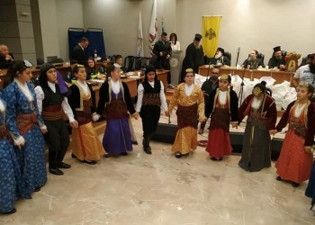 Φυλή: Με ποντιακούς χορούς και τραγούδια η κοπή πίτας του Συλλόγου «Παναγία η Κανάλα» (βίντεο)