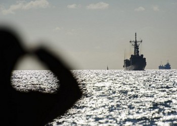 Γαλλική στρατιωτική πηγή: Τουρκική φρεγάτα συνόδευε πλοίο που μετέφερε στρατιωτικά οχήματα στη Λιβύη
