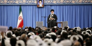 O ανώτατος ηγέτης του Ιράν, αγιατολάχ Αλί Χαμενεΐ (φωτ.: αρχείο EPA)