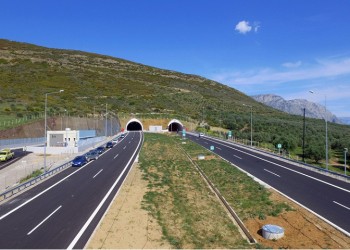 Απαγόρευση κυκλοφορίας βαρέων οχημάτων σε ΠΑΘΕ και Ιονία Οδό