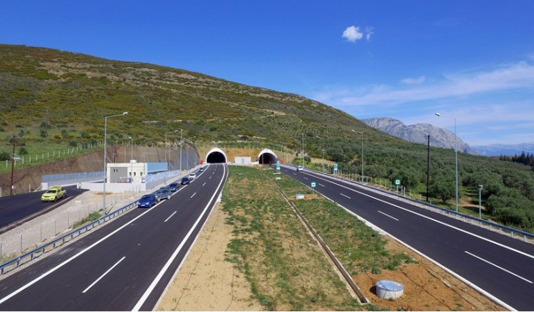 Απαγόρευση κυκλοφορίας βαρέων οχημάτων σε ΠΑΘΕ και Ιονία Οδό