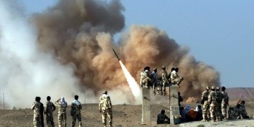 Αντίποινα του Ιράν στις ΗΠΑ: Πύραυλοι έπληξαν αμερικανικές βάσεις στο Ιράκ