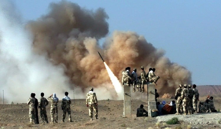 Αντίποινα του Ιράν στις ΗΠΑ: Πύραυλοι έπληξαν αμερικανικές βάσεις στο Ιράκ