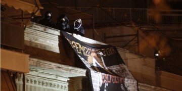 Κουκάκι: Πέντε συλλήψεις στην κατάληψη της Ματρόζου