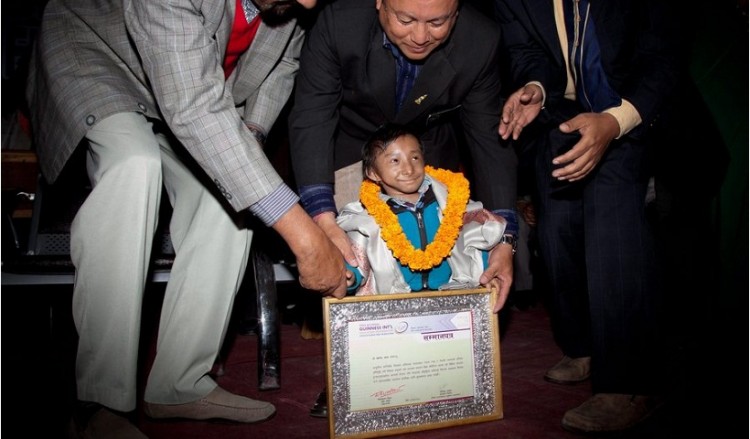 Νεπάλ: Ο πιο μικρόσωμος άνθρωπος του κόσμου πέθανε στα 27 του χρόνια