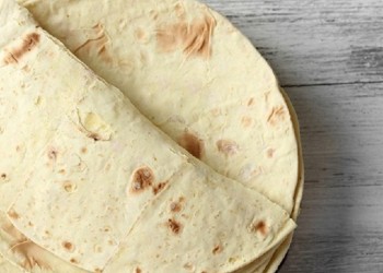 Οι νοικοκυρές στον Πόντο έψηναν λαβάσια αντί για ψωμί - Cover Image