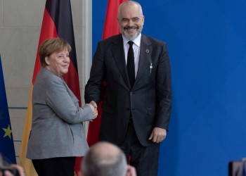 Το Βερολίνο πιέζει για έναρξη ενταξιακών διαπραγματεύσεων με Αλβανία και Σκόπια