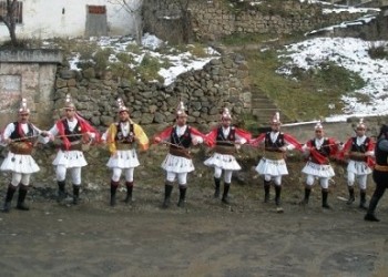 Ποντιακά κάλαντα Πρωτοχρονιάς από τον Μορφωτικό Λαογραφικό Σύλλογο Τετραλόφου (βίντεο)