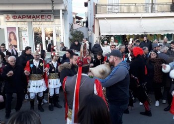 Οι Μωμόγεροι στο Λάκκωμα Χαλκιδικής και η στάση τους στο μνημείο Γενοκτονίας των Ποντίων