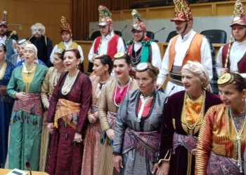 Ξεσήκωσαν τη Νέα Ιωνία οι Μωμόγεροι