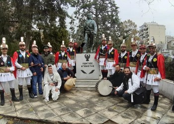 Πολίχνη: Οι Μωμόγεροι ολοκλήρωσαν την παράστασή τους με ποντιακό γλέντι (βίντεο)