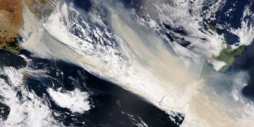 Παγετώνες στη Νέα Ζηλανδία παίρνουν καφέ αποχρώσεις εξαιτίας των πυρκαγιών στην Αυστραλία