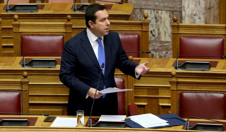 Μηταράκης: Τέλος τα επιδόματα και η φιλοξενία σε πρόσφυγες που έχουν πάρει άσυλο