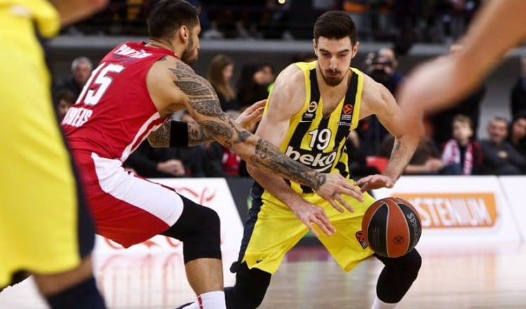 Ολυμπιακός-Φενέρμπαχτσε 87-96: Η ευστοχία στα τρίποντα έδωσε τη νίκη (βίντεο)