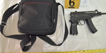 Ποινική δίωξη στον «τοξοβόλο» του Συντάγματος και στις 2 γυναίκες