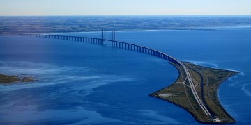 13 χρόνια θα διαρκέσει το βάψιμο γέφυρας που συνδέει τη Δανία με τη Σουηδία!