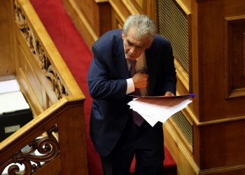 Παπαγγελόπουλος: Αυτοπαγιδευμένη στο βούρκο των ευθυνών και των ψεμάτων της η κ. Ράικου