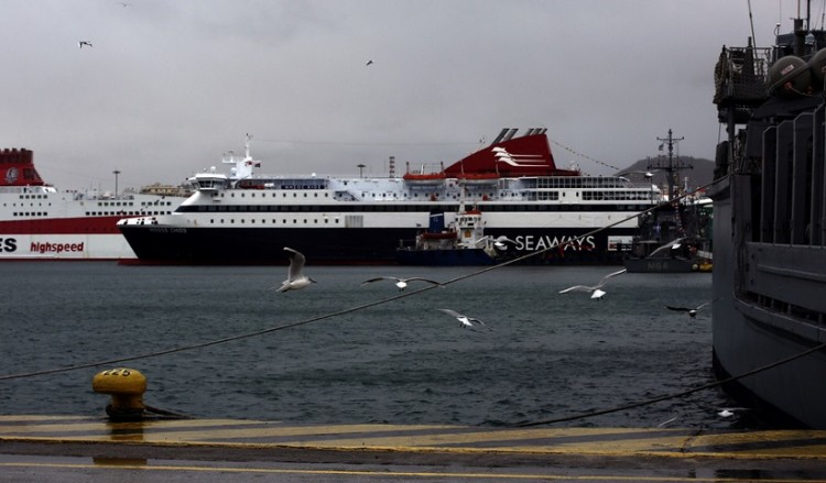 Σε ισχύ απαγορευτικό απόπλου από Πειραιά, Ραφήνα και Λαύριο