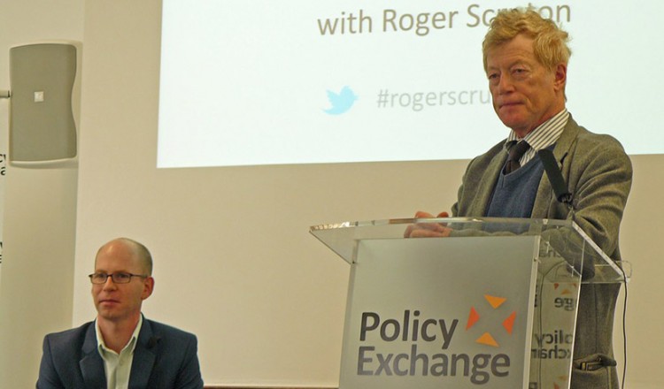 Πέθανε ο διαπρεπής φιλόσοφος του συντηρητικού ρεύματος, Ρότζερ Σκράτον