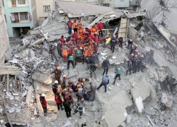 Σεισμός στην Τουρκία: Αυξάνονται τα θύματα, πάνω από 1.000 οι τραυματίες (φωτο)