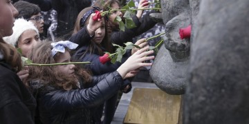 Η Θεσσαλονίκη τίμησε τη μνήμη των θυμάτων του Ολοκαυτώματος (φωτο)