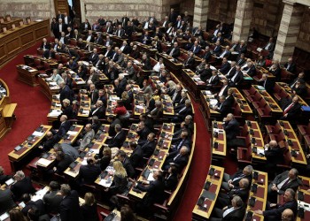 Βουλή: Σύγκρουση Μητσοτάκη-Τσίπρα για τον κατώτατο μισθό