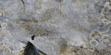 Άγνωστοι καταστρέφουν πανάρχαιες βραχογραφίες στο Παγγαίο