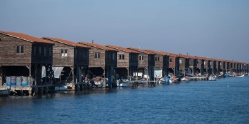 Η πλωτή ξύλινη πολιτεία της Χαλάστρας (φωτο)