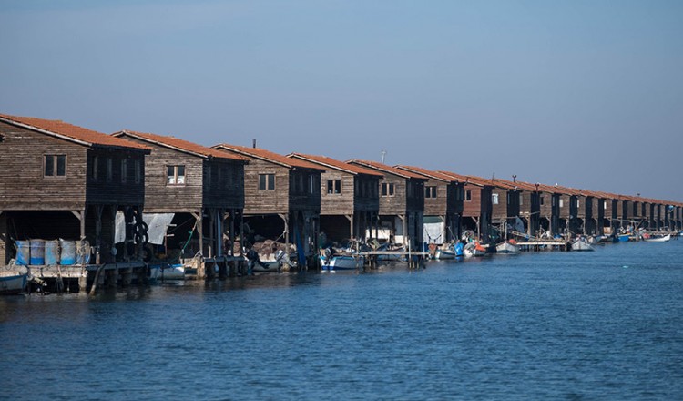 Η πλωτή ξύλινη πολιτεία της Χαλάστρας (φωτο)