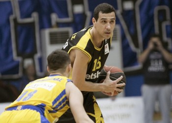 «Διπλό» της ΑΕΚ στο Περιστέρι με ηγέτη τον Ζήση