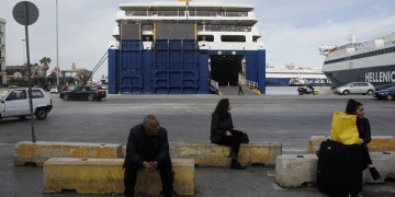 Μόνο οι κάτοικοι των νησιών θα ταξιδεύουν με πλοία