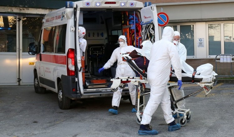 Πάνω από 422.000 νεκροί παγκοσμίως από τον νέο κορονοϊό