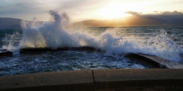 Κακοκαιρία εξπρές από το απόγευμα – Βροχές, χιόνια και θυελλώδεις άνεμοι
