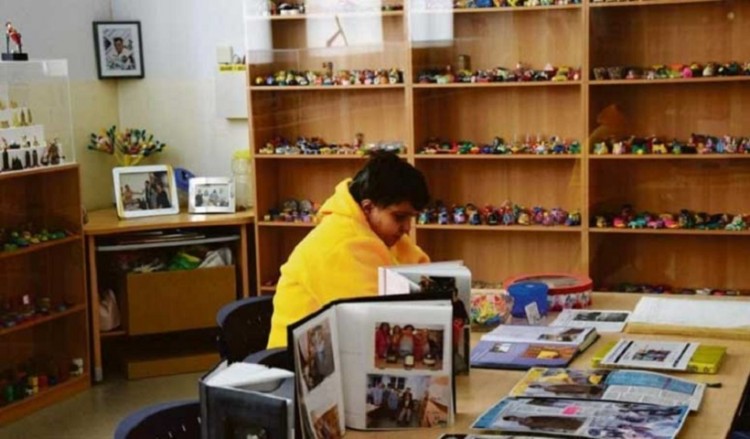 Πέθανε η Δήμητρα Κουτσουρίδου, το «κοριτσάκι με τις ξύστρες»