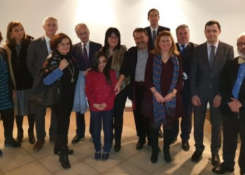 Τυφλή Αιγύπτια μαθήτρια πήρε με άριστα το πιστοποιητικό Ελληνομάθειας (βίντεο)
