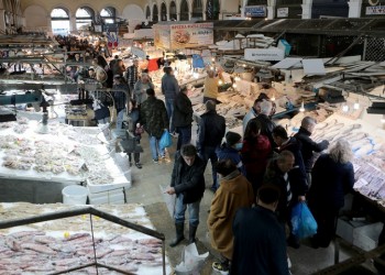 Οδηγίες για τη σωστή αγορά θαλασσινών για την Καθαρά Δευτέρα