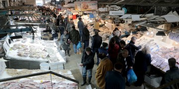 Οδηγίες για τη σωστή αγορά θαλασσινών για την Καθαρά Δευτέρα