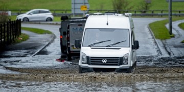 Η καταιγίδα «Κιάρα» σαρώνει τη βόρεια Ευρώπη